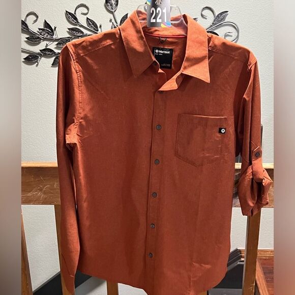 NWT Marmot  Men's Rust  Adjustable Sleeves, Button Down Medium Shirt #221 - Picture 1 of 5